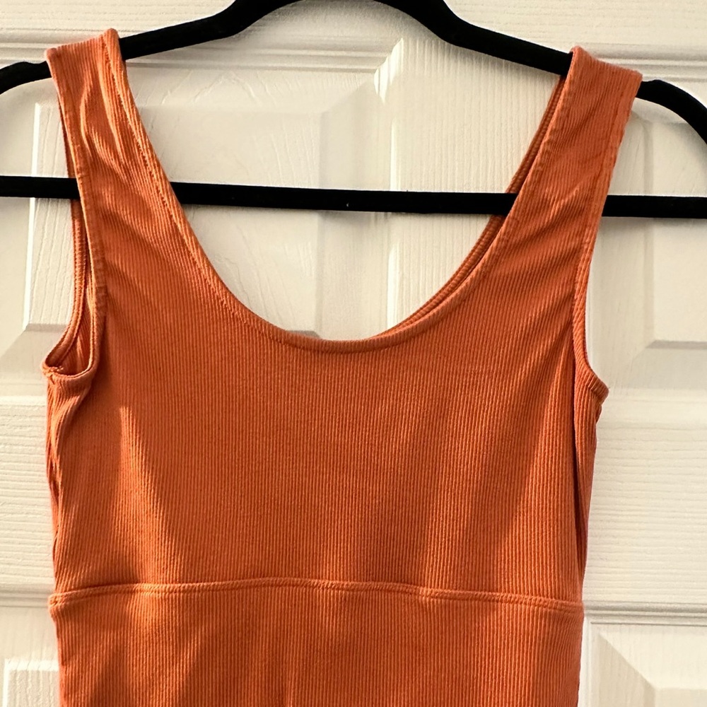 Burnt orange cropped tank top, size:M